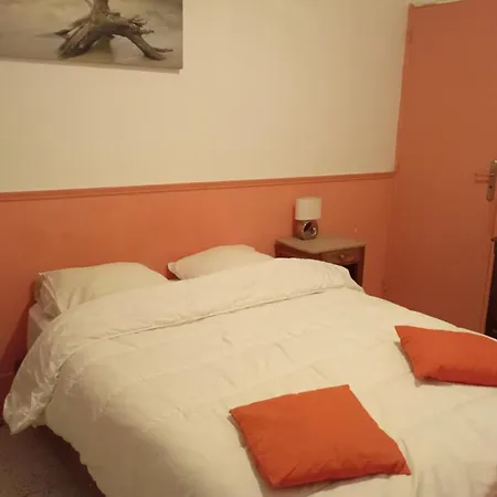 De La Source De L Yeres 2 A 10 Personnes Casa vacanze *